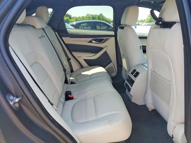 2024 Jaguar F-pace R-dynamic s