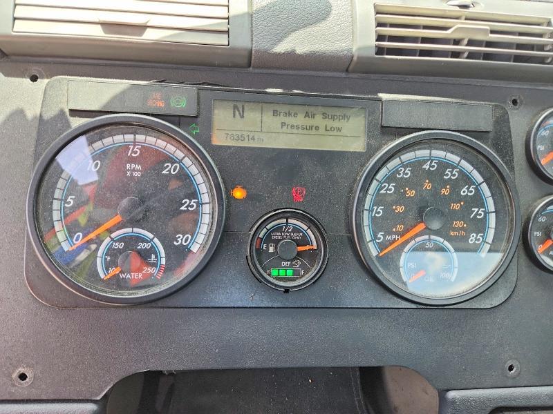 2017 Freightliner Cascadia 1-Semi Truck