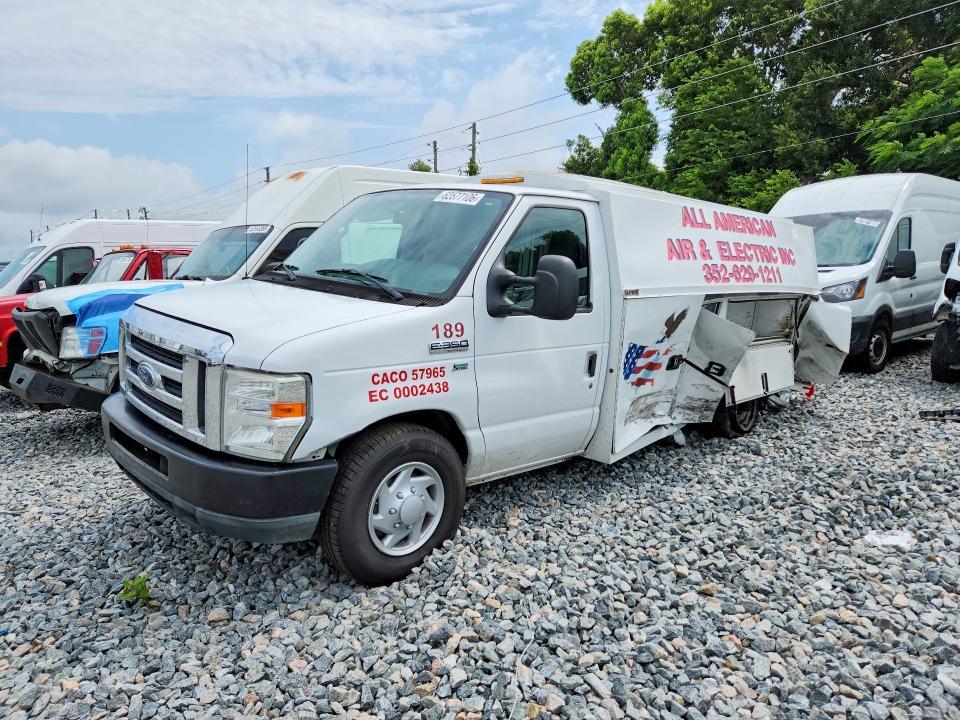 2017 Ford Econoline E350 Super Duty Cutaway Van