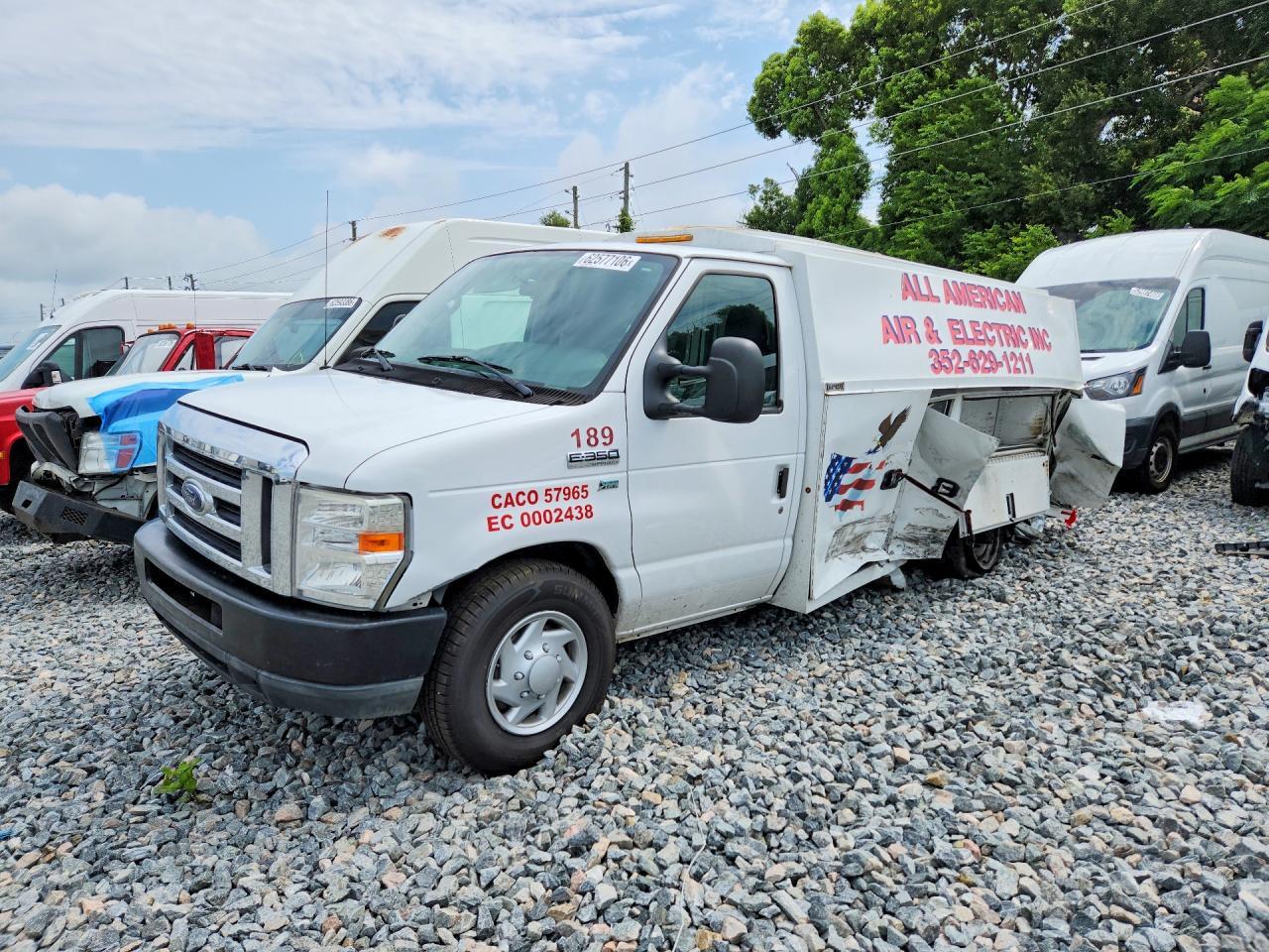 2017 Ford Econoline E350 Super Duty Cutaway Van
