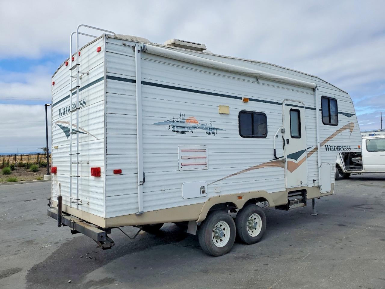 2004 Wilderness Recreational Vehicle (RV)
