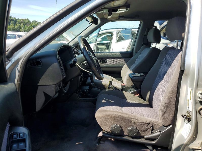 2004 Nissan Pathfinder se