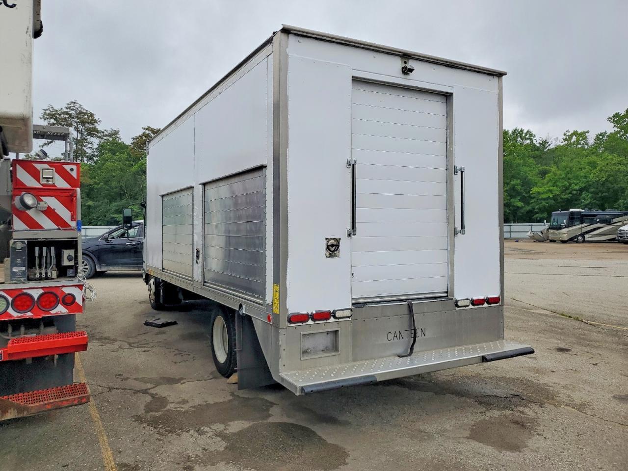 2015 Isuzu NQR BOX Truck