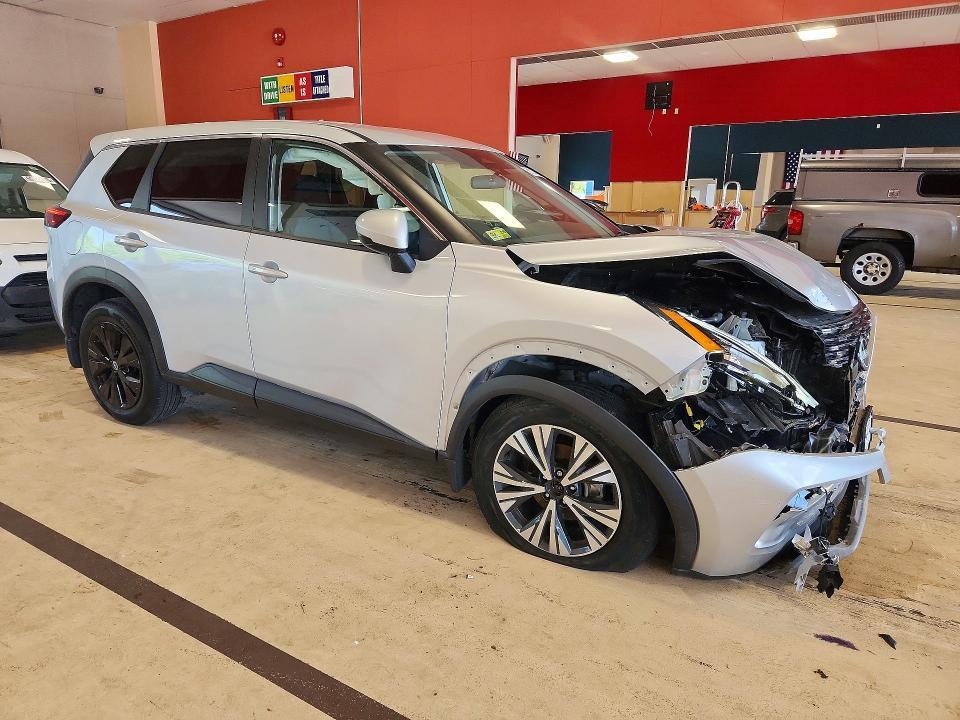 2022 Nissan Rogue sv
