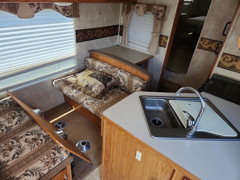 2005 Keystone Trailer
