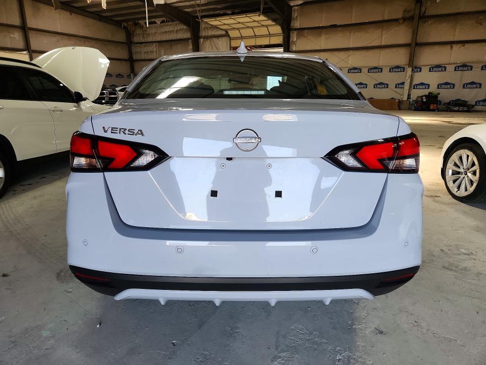 2025 Nissan Versa sv