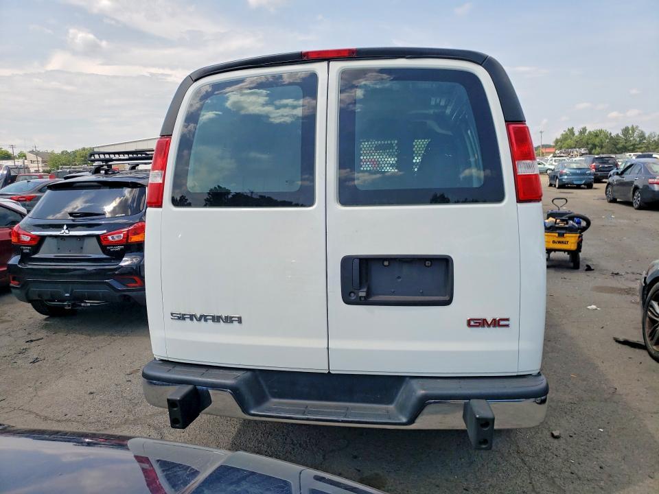 2020 GMC Savana 2500 Cargo Delivery van