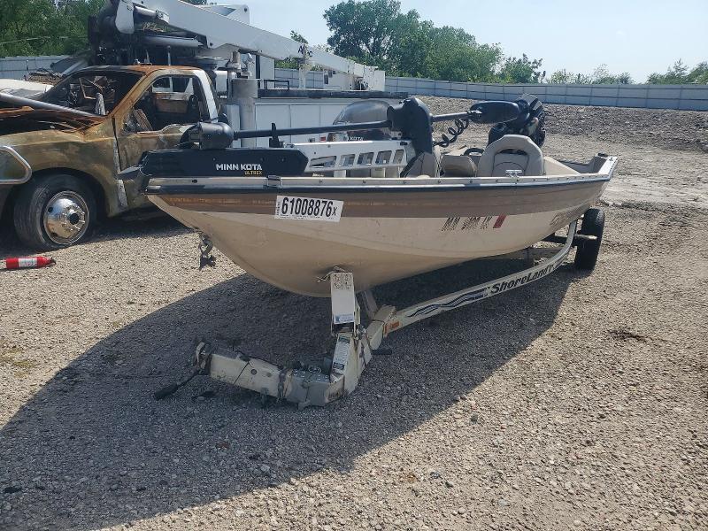 2001 Crestliner CVX182