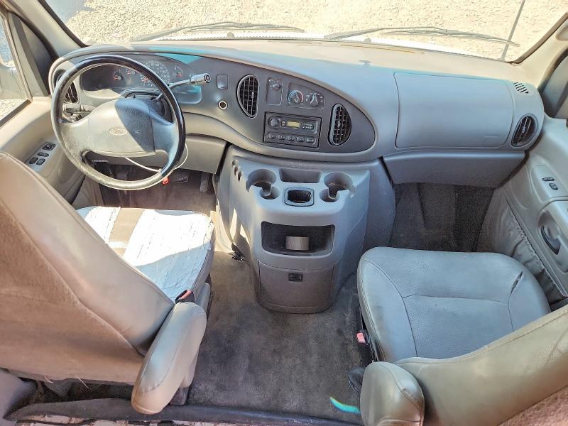 2001 Ford Econoline E150 van