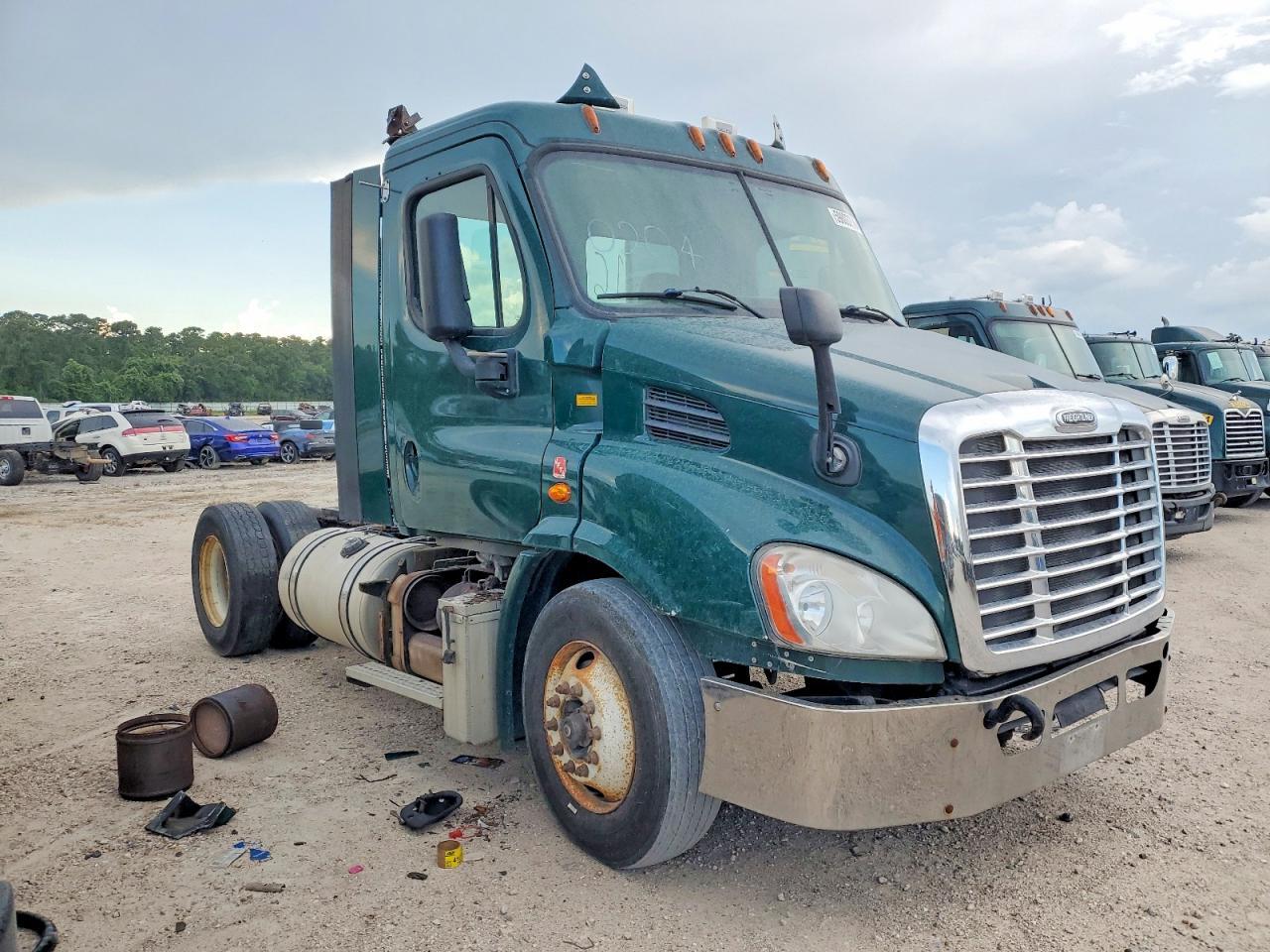 2016 Freightliner Cascadia 113 Semi Truck