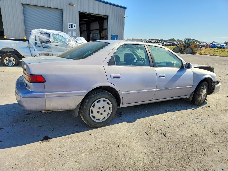 1998 Toyota Camry le
