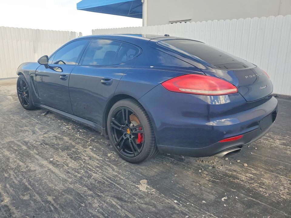 2016 Porsche Panamera 2