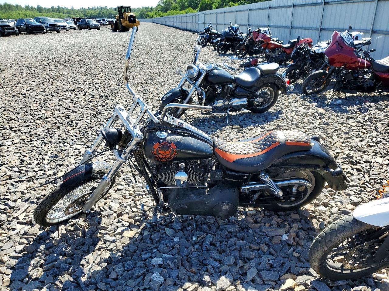 2011 Harley-Davidson Fxdwg