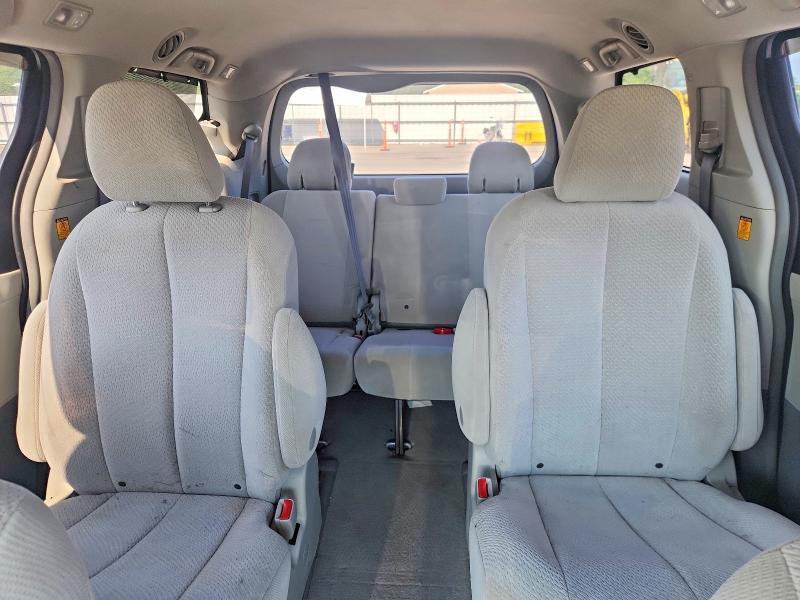 2011 Toyota Sienna le