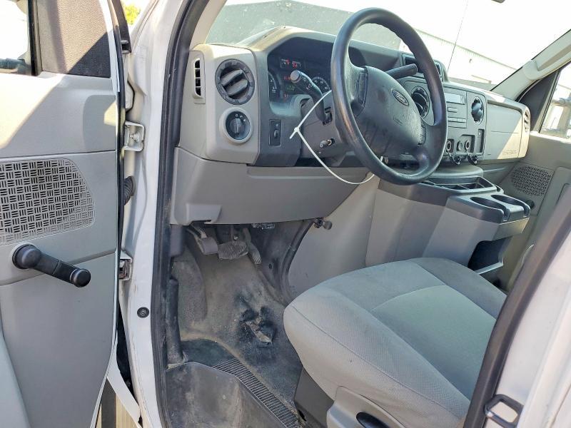 2014 Ford Econoline E450 Super Duty Cutaway van