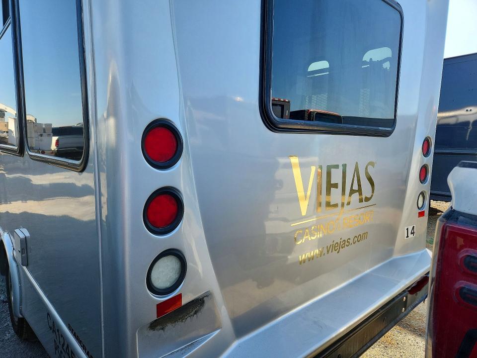 2018 Ford Econoline E450 Super Duty Cutaway van