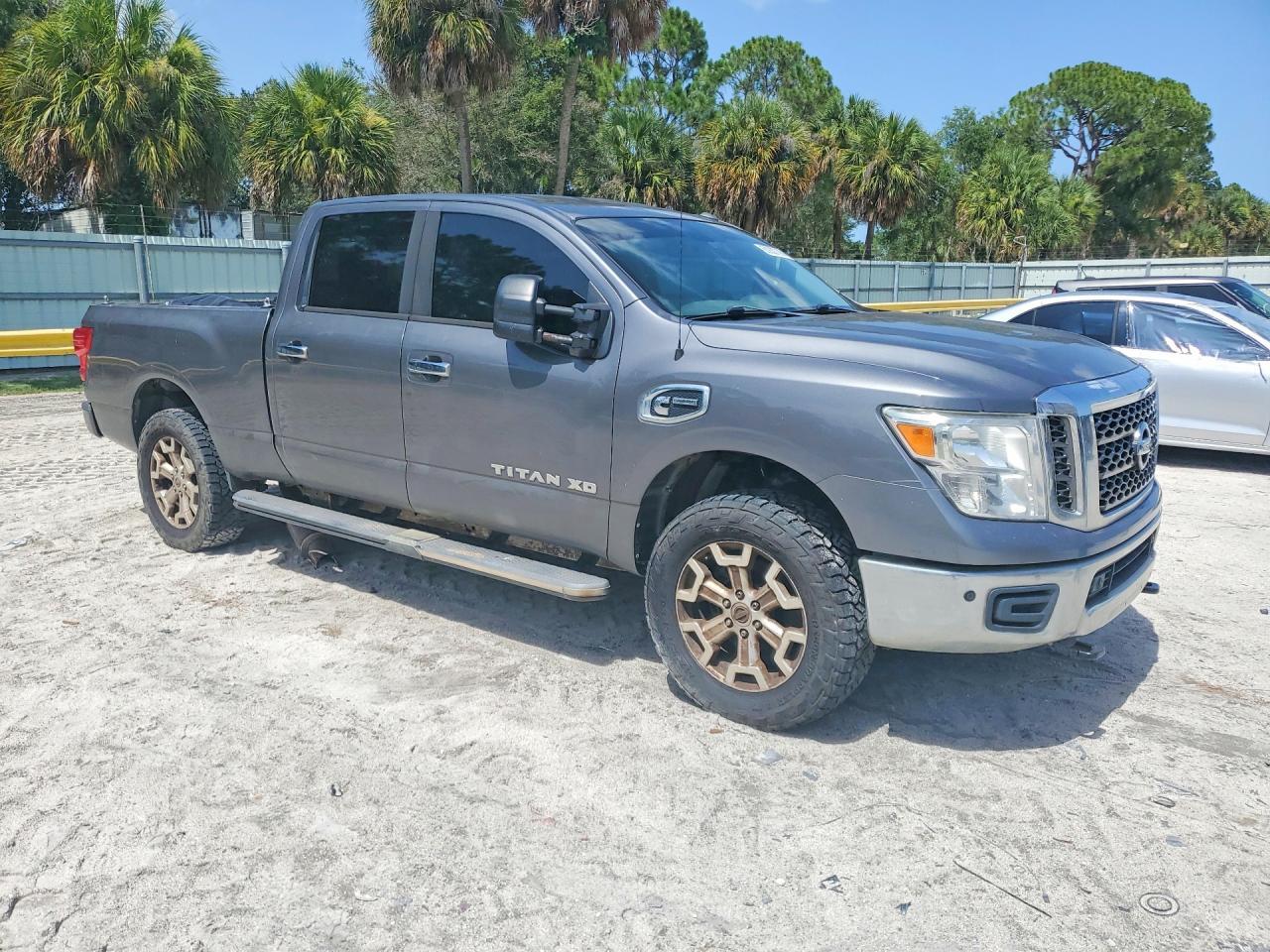 2018 Nissan Titan XD SV