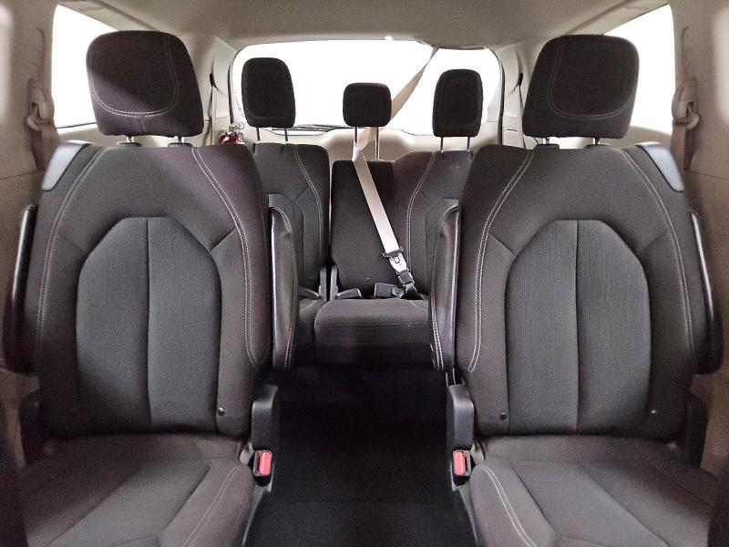 2021 Chrysler Voyager lx