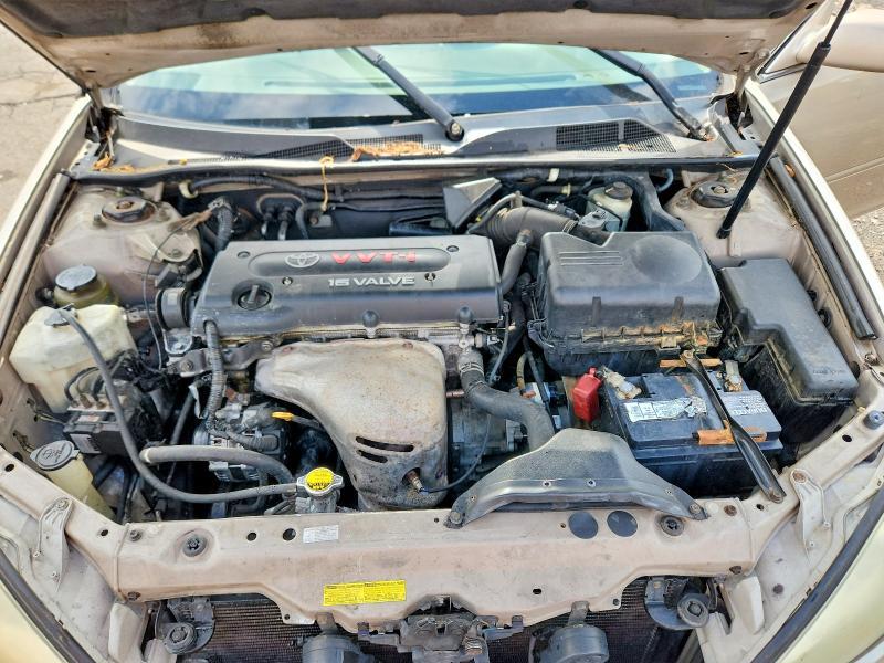 2004 Toyota Camry le