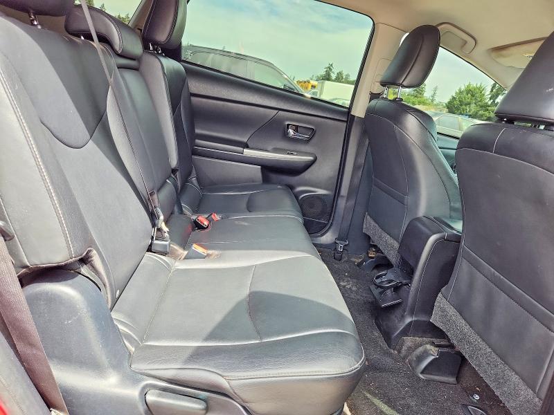 2016 Toyota Prius v Five