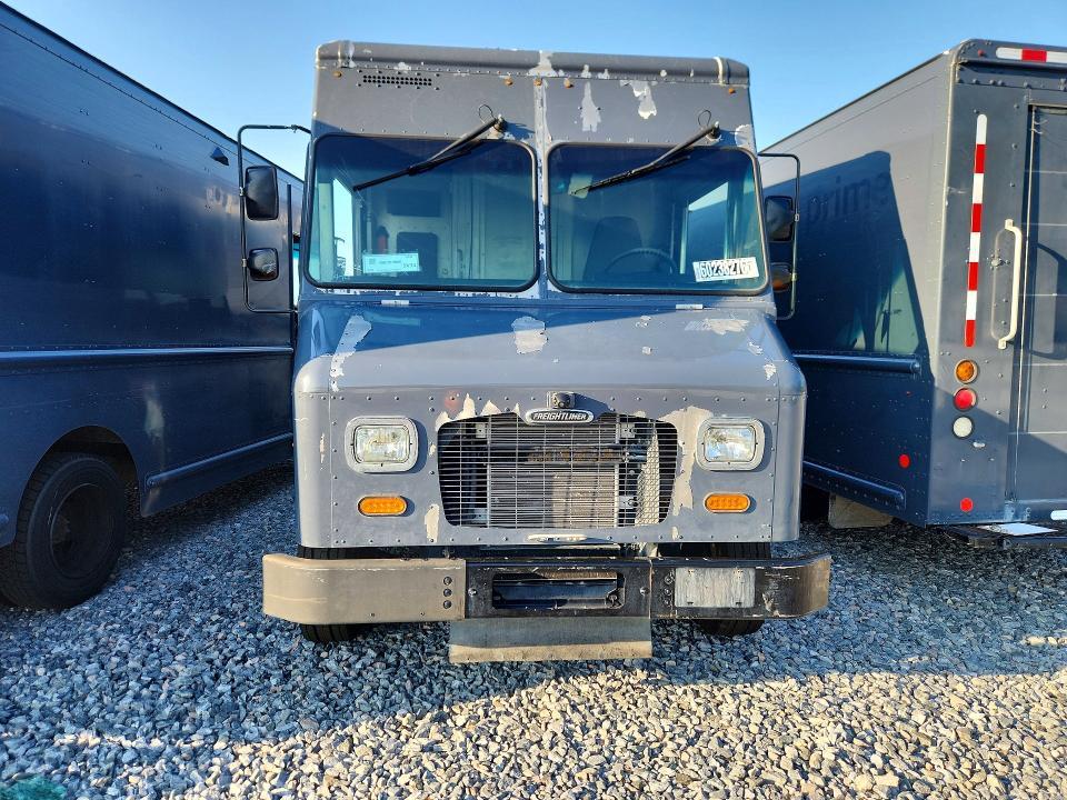 2020 Freightliner MT45G Chassis Delivery Truck