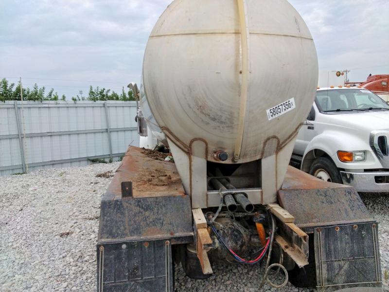 2010 Peterbilt 379 Tank Truck