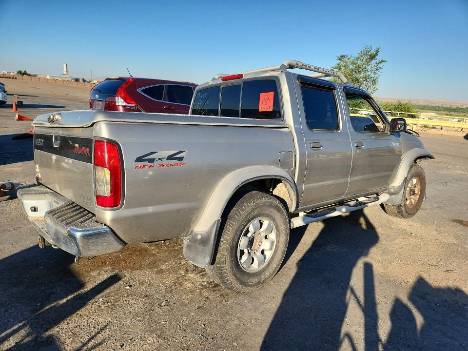 2000 Nissan Frontier Crew Cab XE