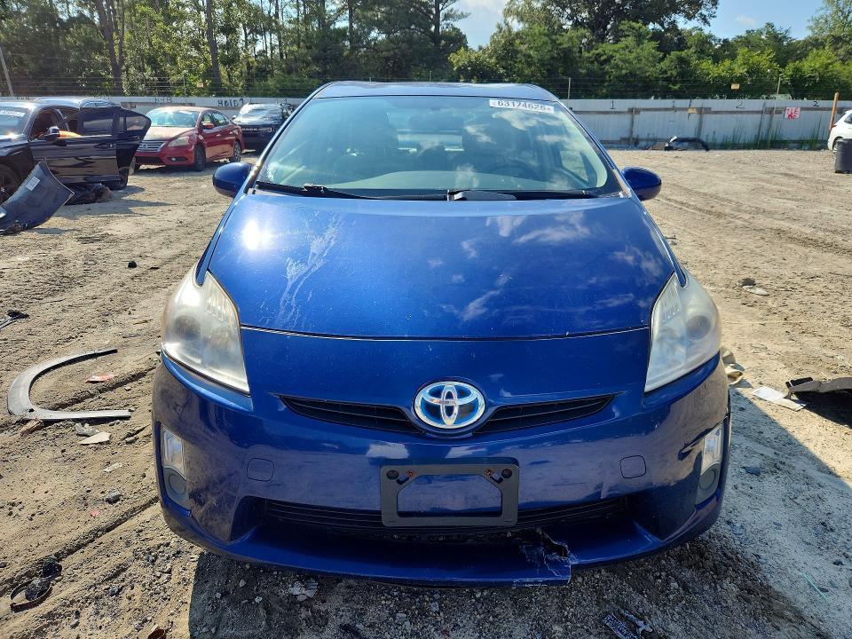 2010 Toyota Prius iii