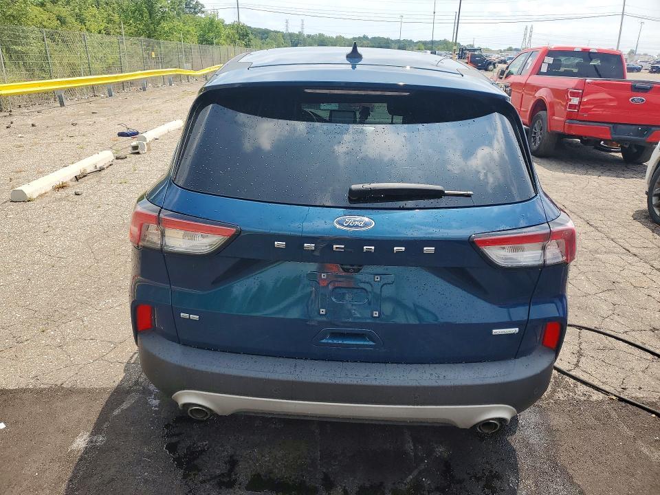 2020 Ford Escape se