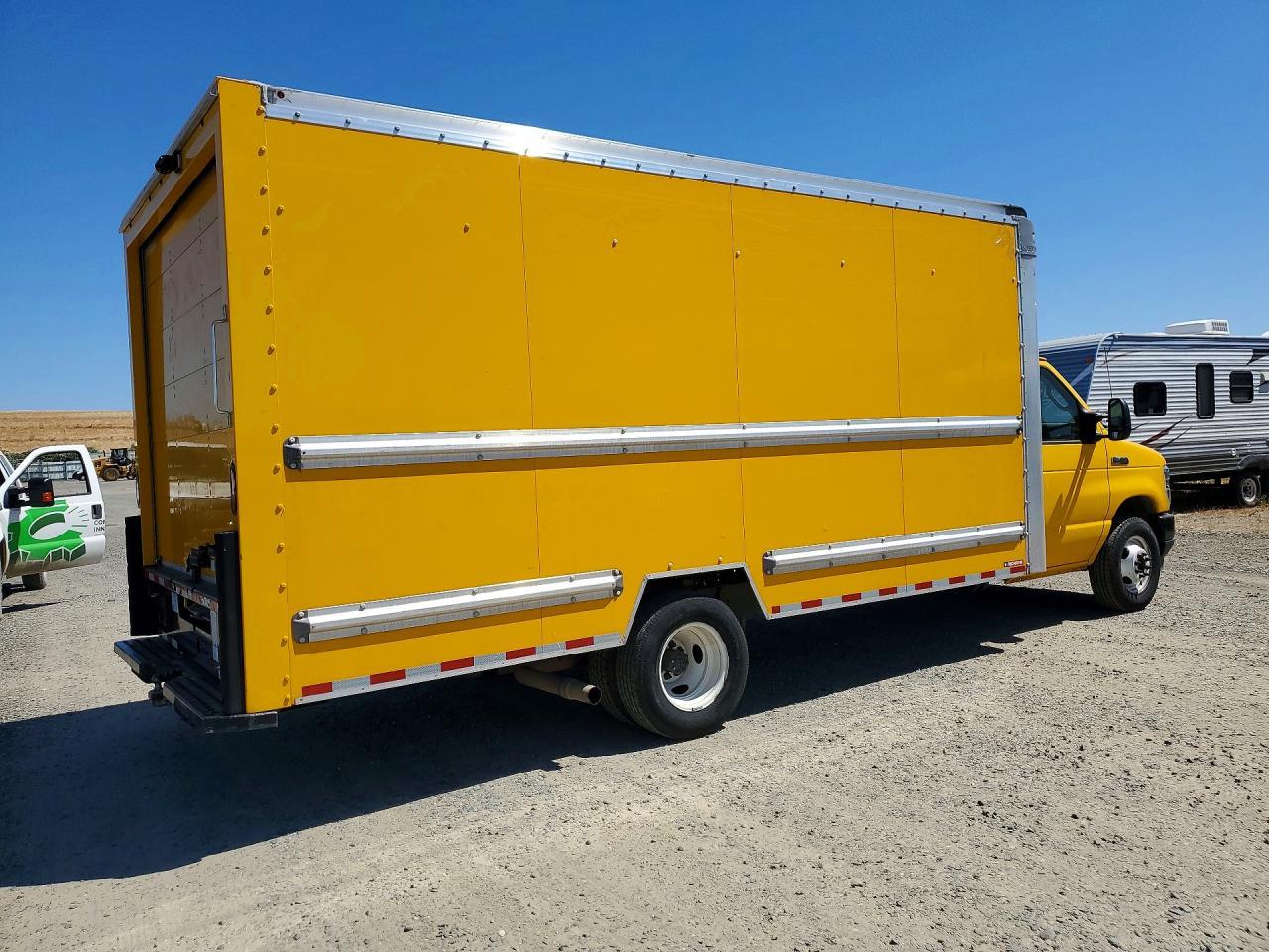 2022 Ford E350 BOX Truck