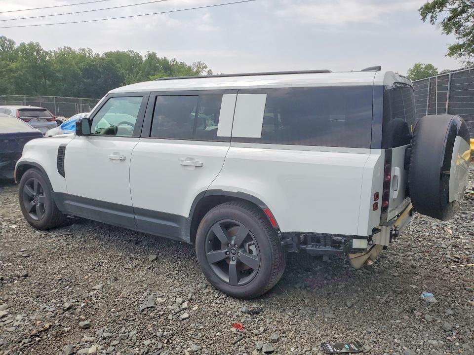 2025 Land Rover Defender 130 s