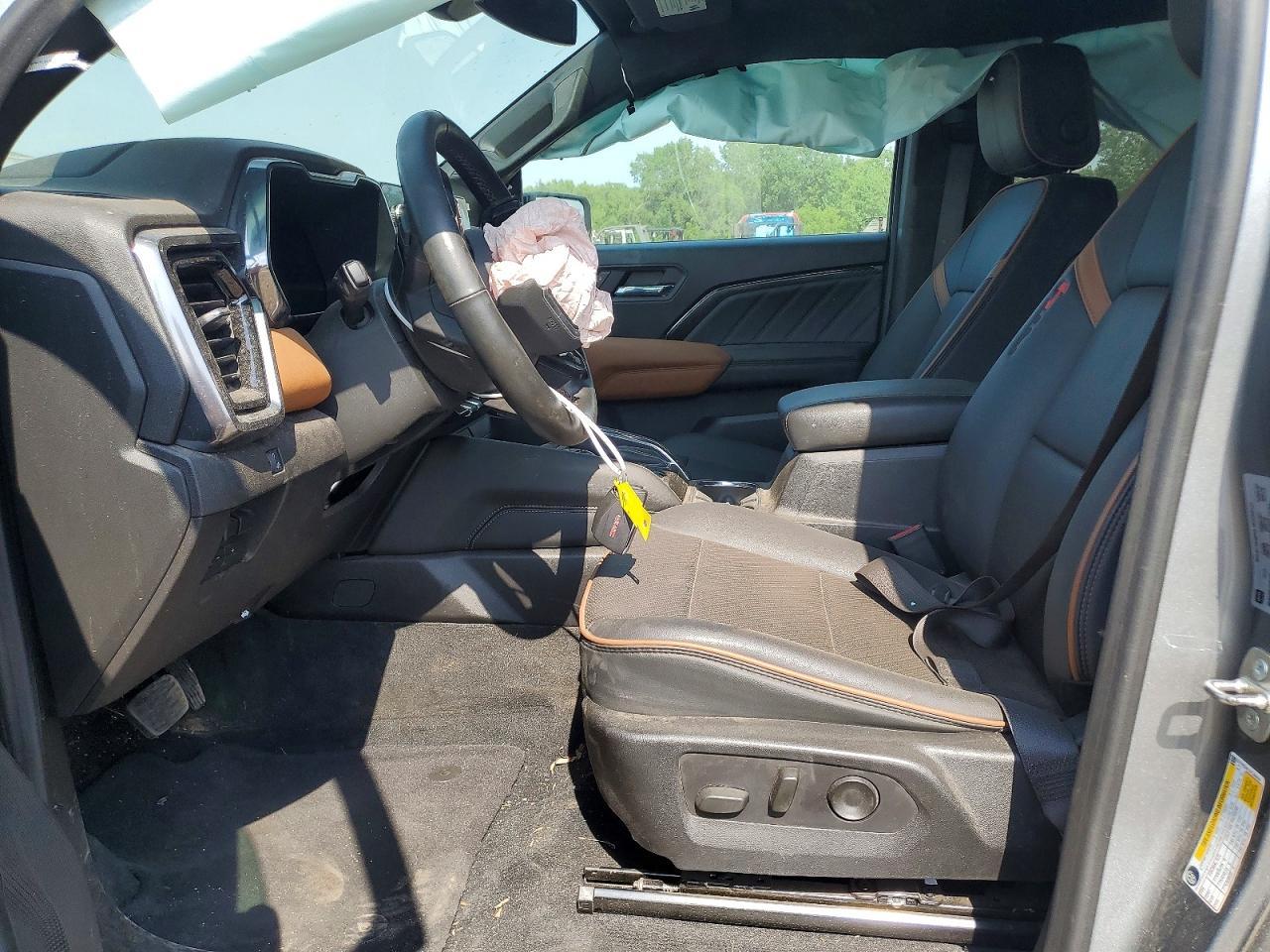 2023 GMC Canyon AT4
