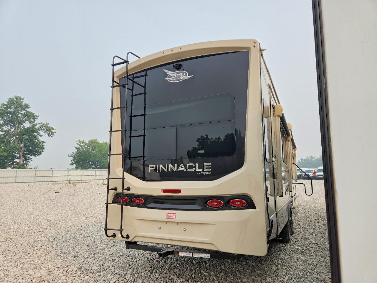 2023 Jayco Pinnacle Camper