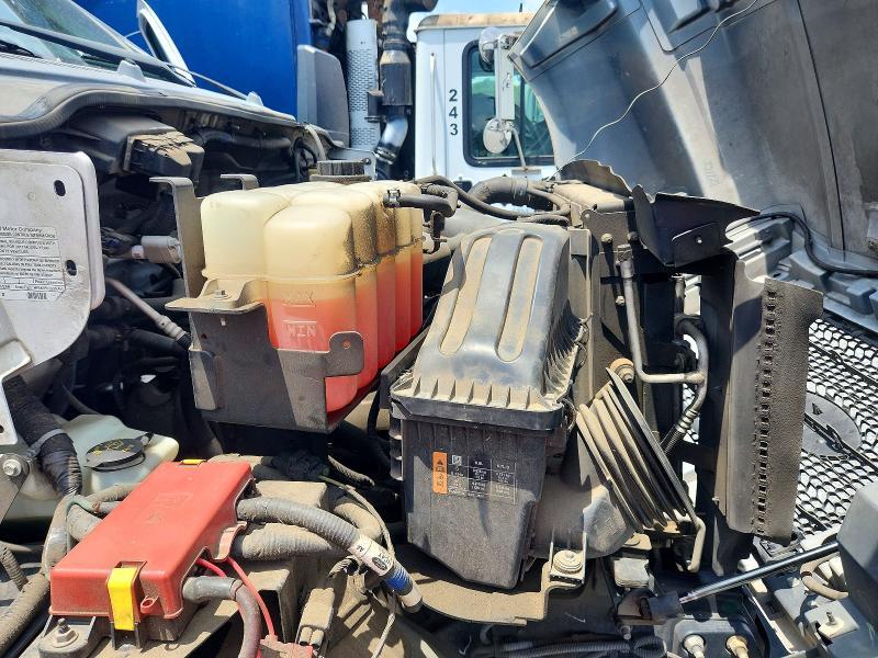 2017 Ford F650 Super Duty BOX Truck