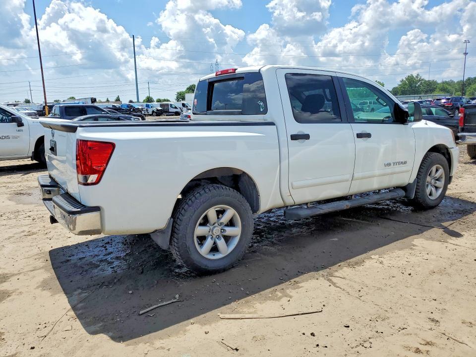 2013 Nissan Titan SV