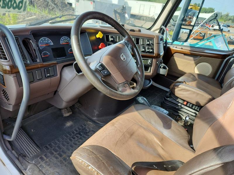 2015 Volvo VNL Semi Truck