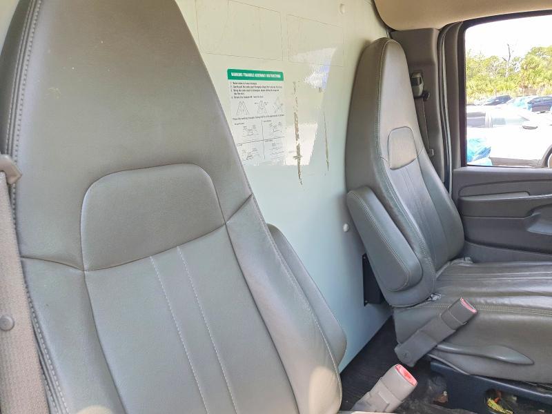 2013 GMC Savana BOX Truck