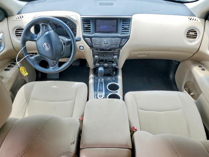 2016 Nissan Pathfinder sv