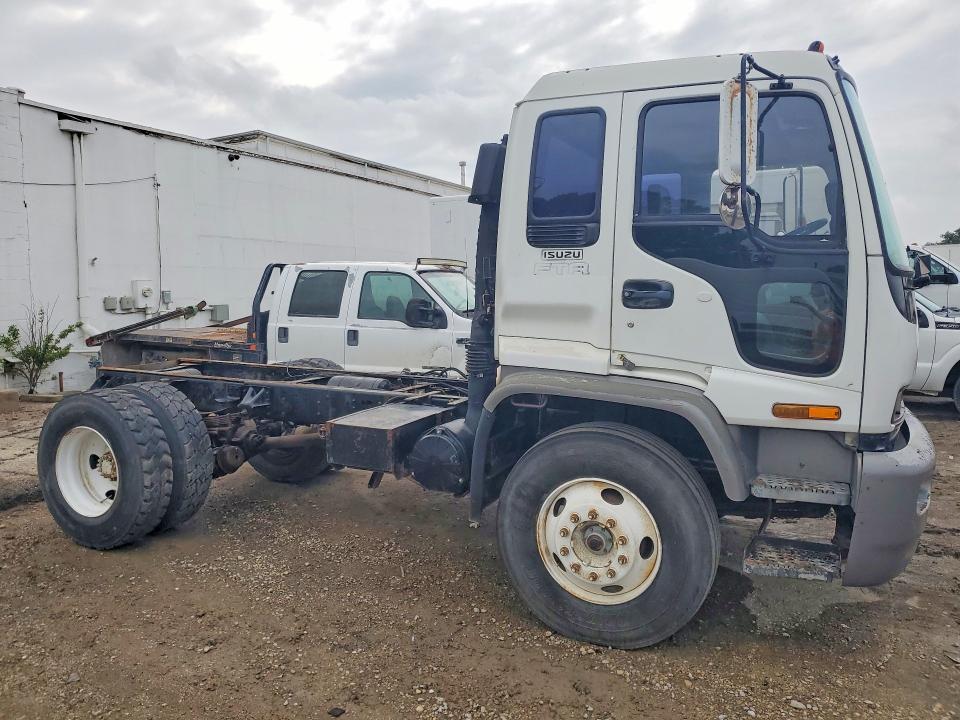 1998 Isuzu F7 Truck Cab AND Chassis