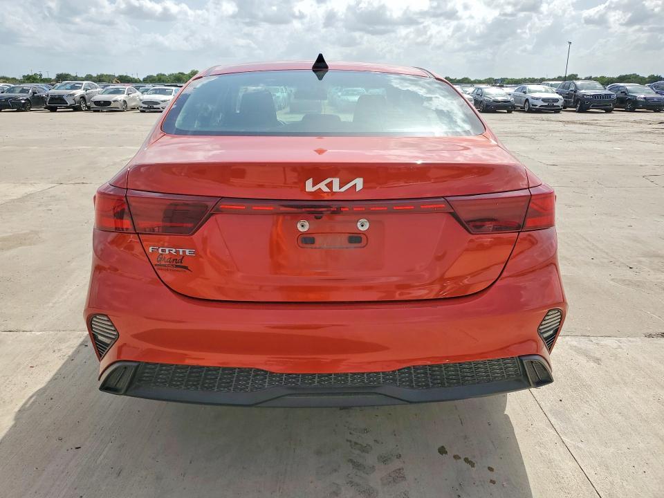 2023 KIA Forte lxs