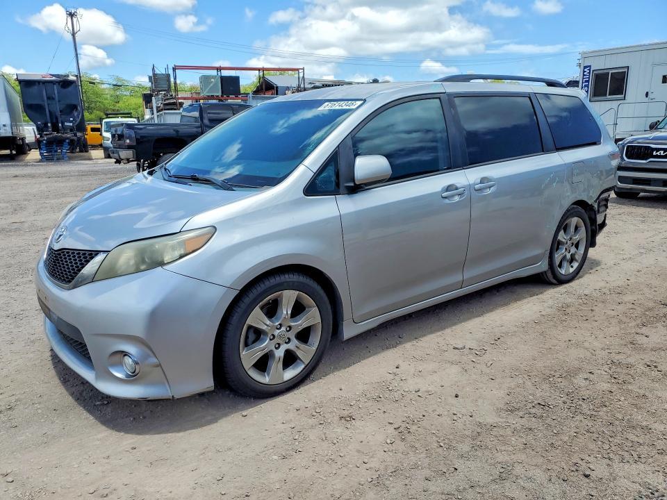 2012 Toyota Sienna Sport