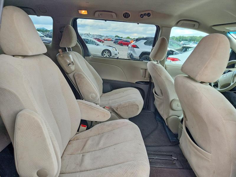 2011 Toyota Sienna le
