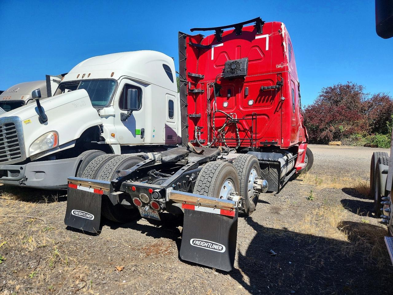2025 Freightliner Cascadia 126 Semi Truck