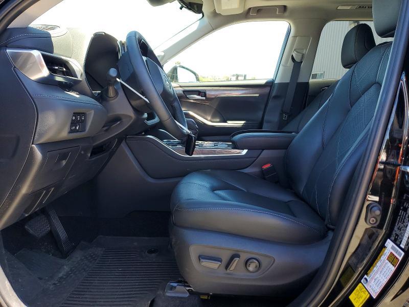 2025 Toyota Highlander Hybrid Platinum