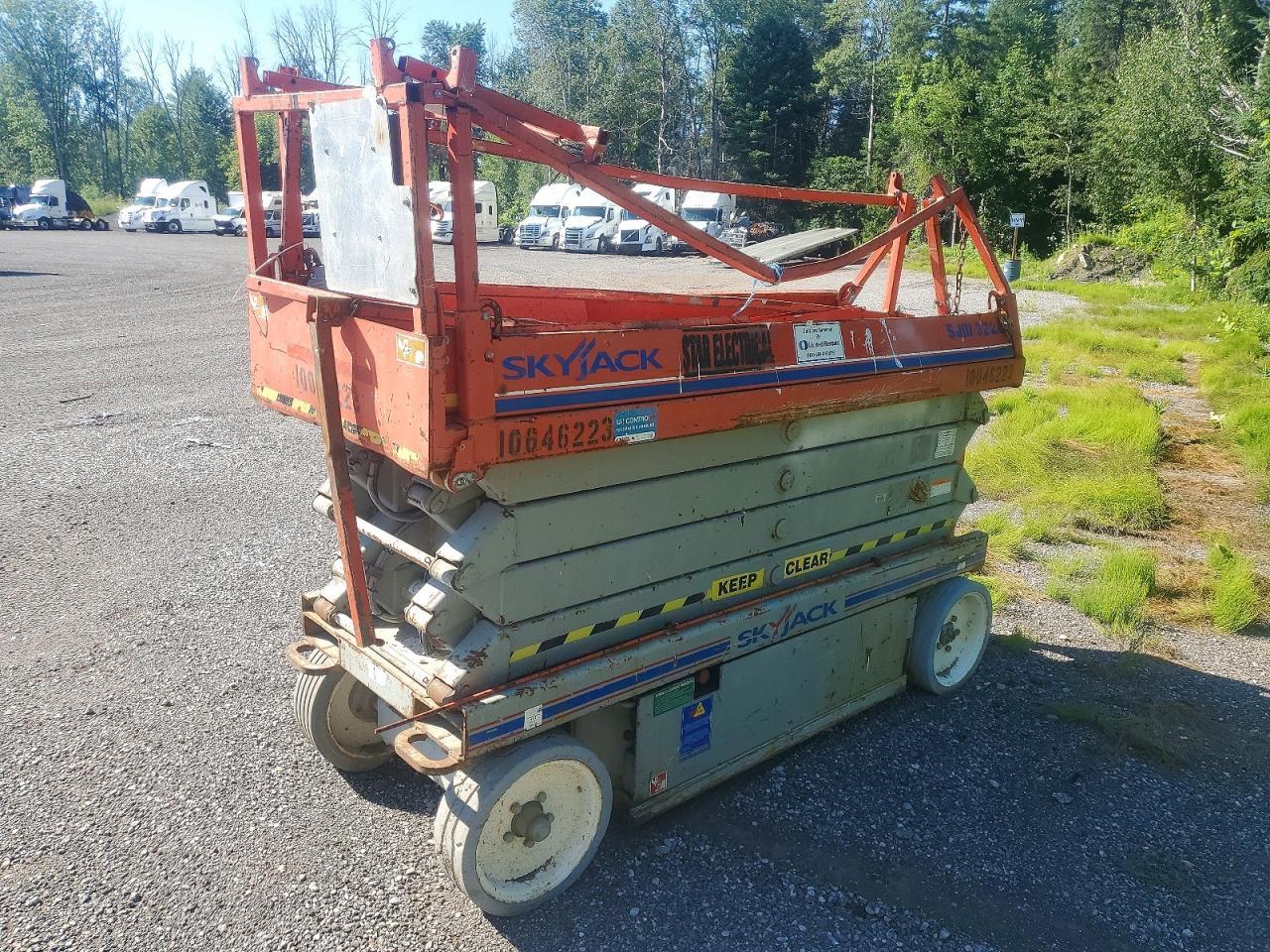 2014 Skyjack SJ3226 Scissor Lift