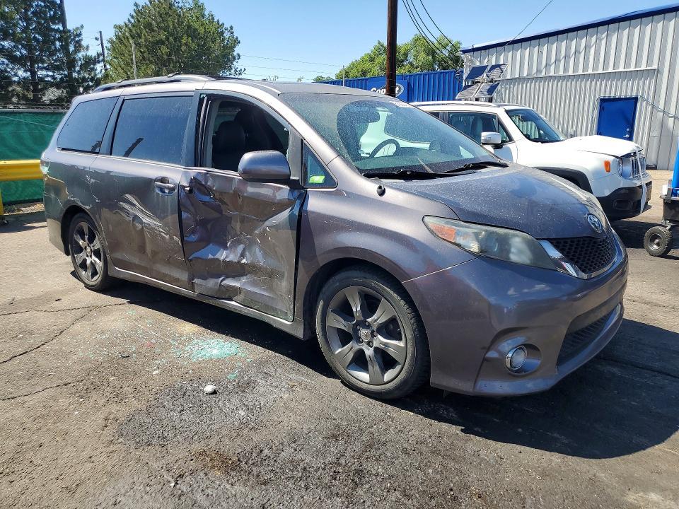 2012 Toyota Sienna Sport