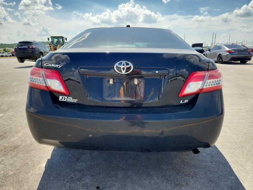 2011 Toyota Camry le