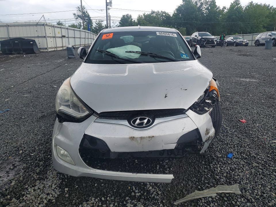 2016 Hyundai Veloster Base