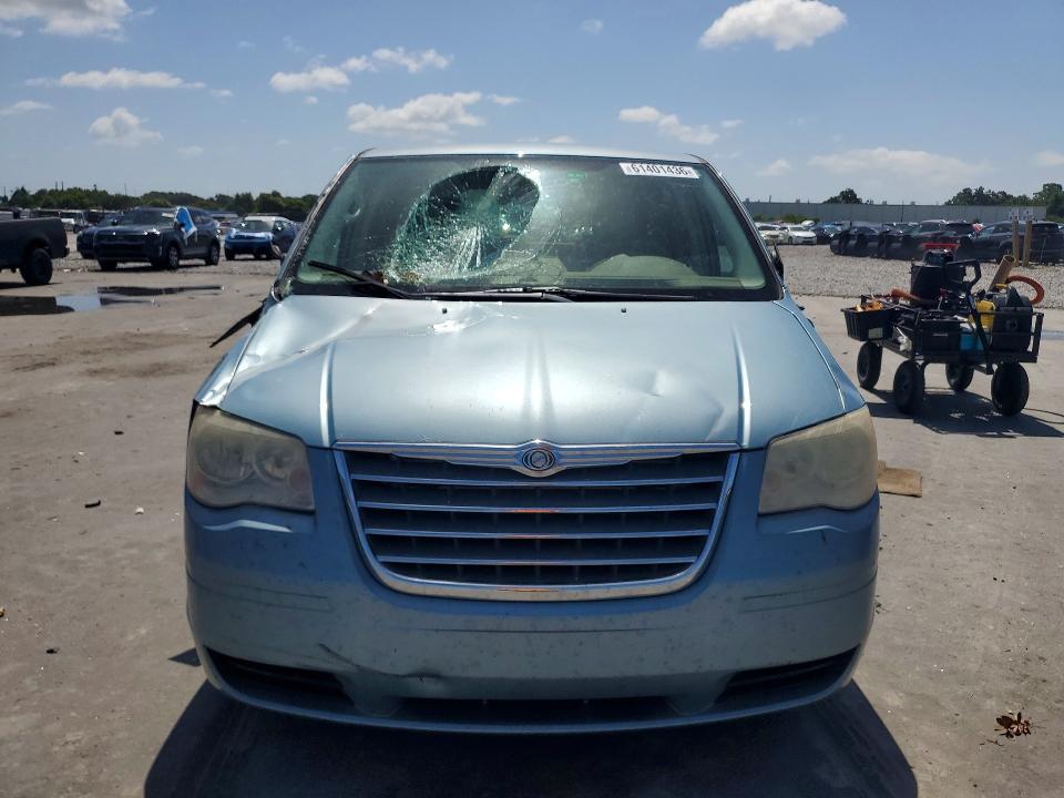 2009 Chrysler Town & Country lx