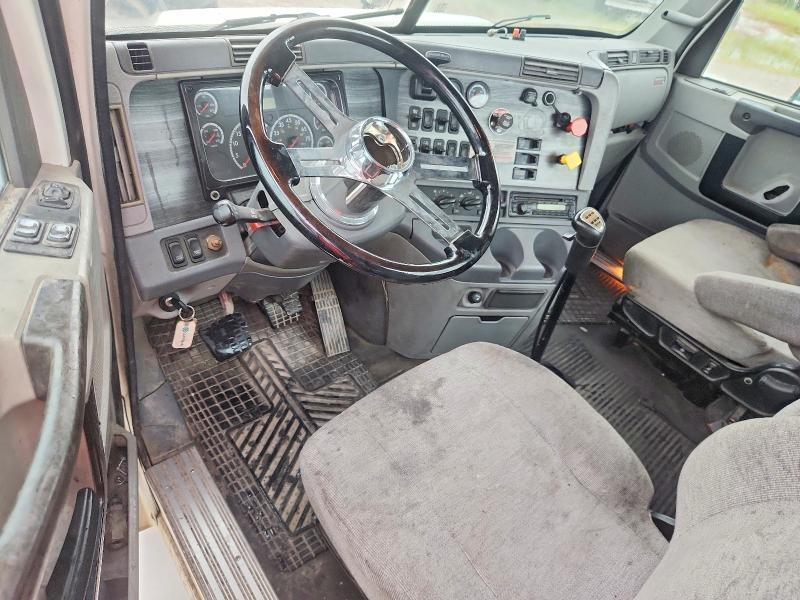 2017 Freightliner Columbia Glider Semi Truck